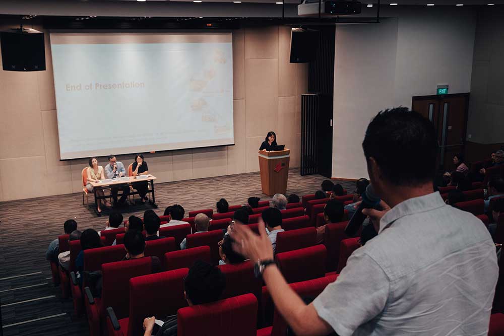 lim-puay-shan-fielding-questions-from-an-audience-member